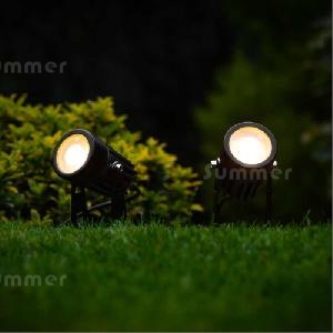 CLEARANCE AND EX-DISPLAY xx - Solar powered spot lights - no running costs